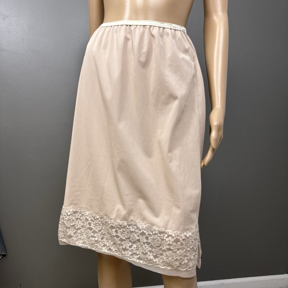 Vintage 50s 60s Seamprufe Half Slip Medium Beige Nylon Wide Lace Pillow Tab USA
